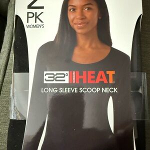 32 Degrees Soft Stretch Long Sleeve Scoop Neck size S